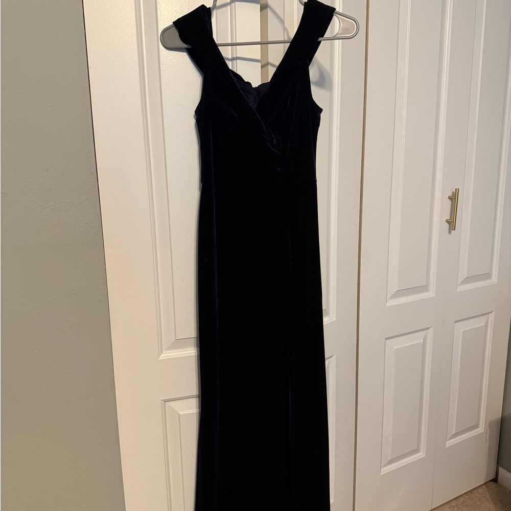 Elegant Blue Velvet V-Neck Maxi Dress